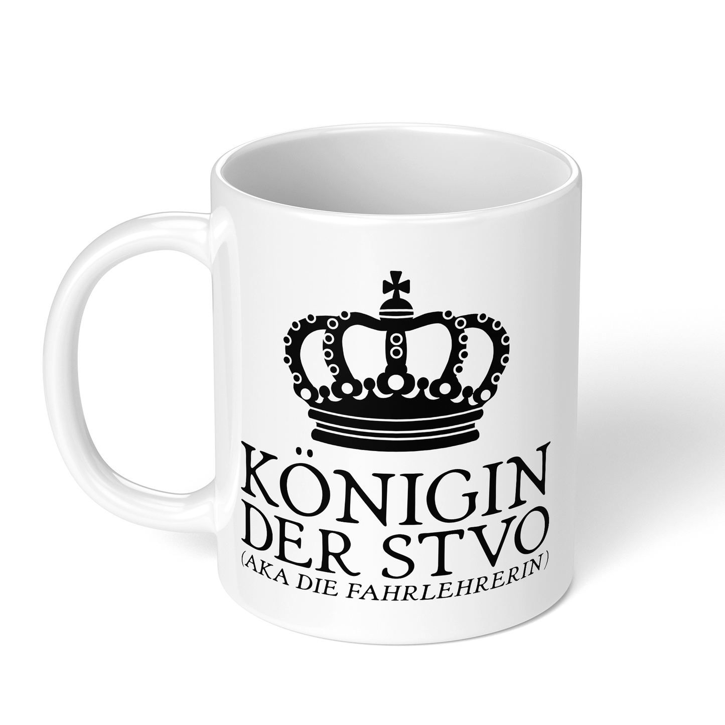CupHaven® Fahrlehrer Tasse - Königin der StVO (aka die Fahrlehrerin) - Geschenk für Fahrlehrer und Fahrlehrerinnen